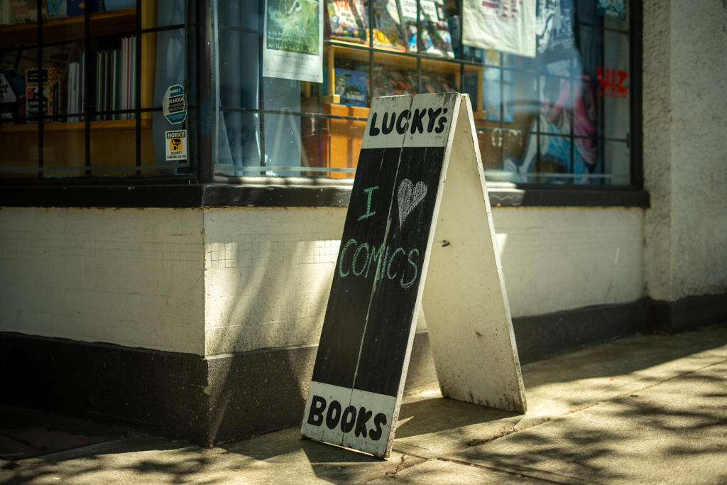 Lucky's Books & Comics — photo 1