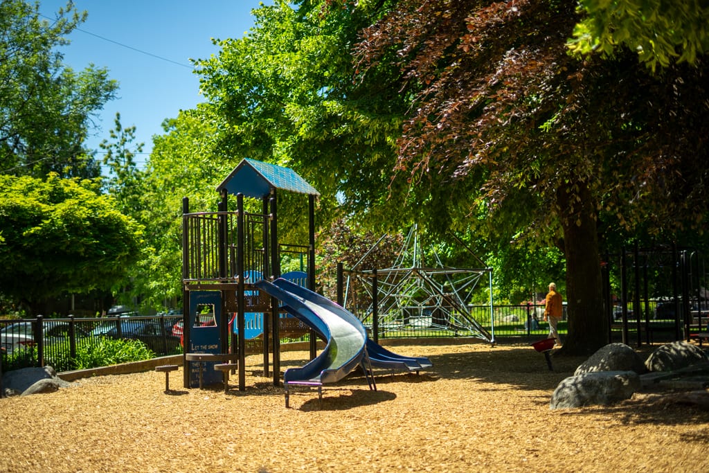 Victoria Park — photo 2